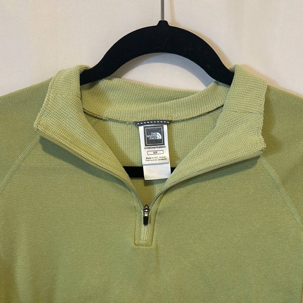 The North Face Women’s Green Quarter Zip Pullover Fleece Sweatshirt Size S - Picture 3 of 8